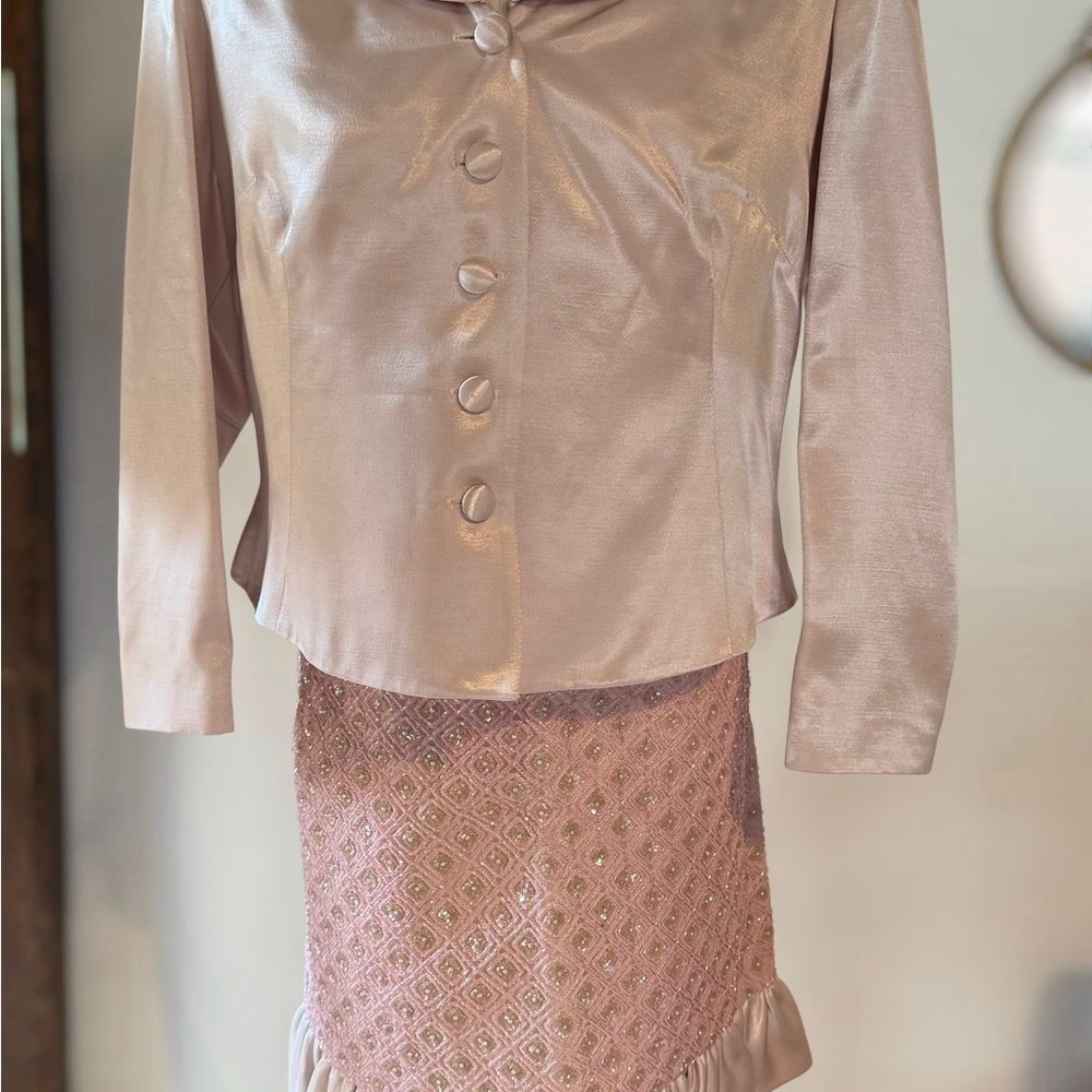 Dazzling Pink Two-Piece Craig Signer Silk Suit! 🤩